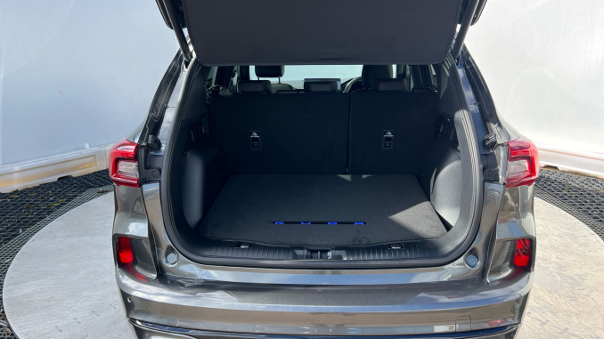 Ford Kuga 2.5 FHEV ST-Line X Black Package 5dr CVT Hybrid Estate - Image 4